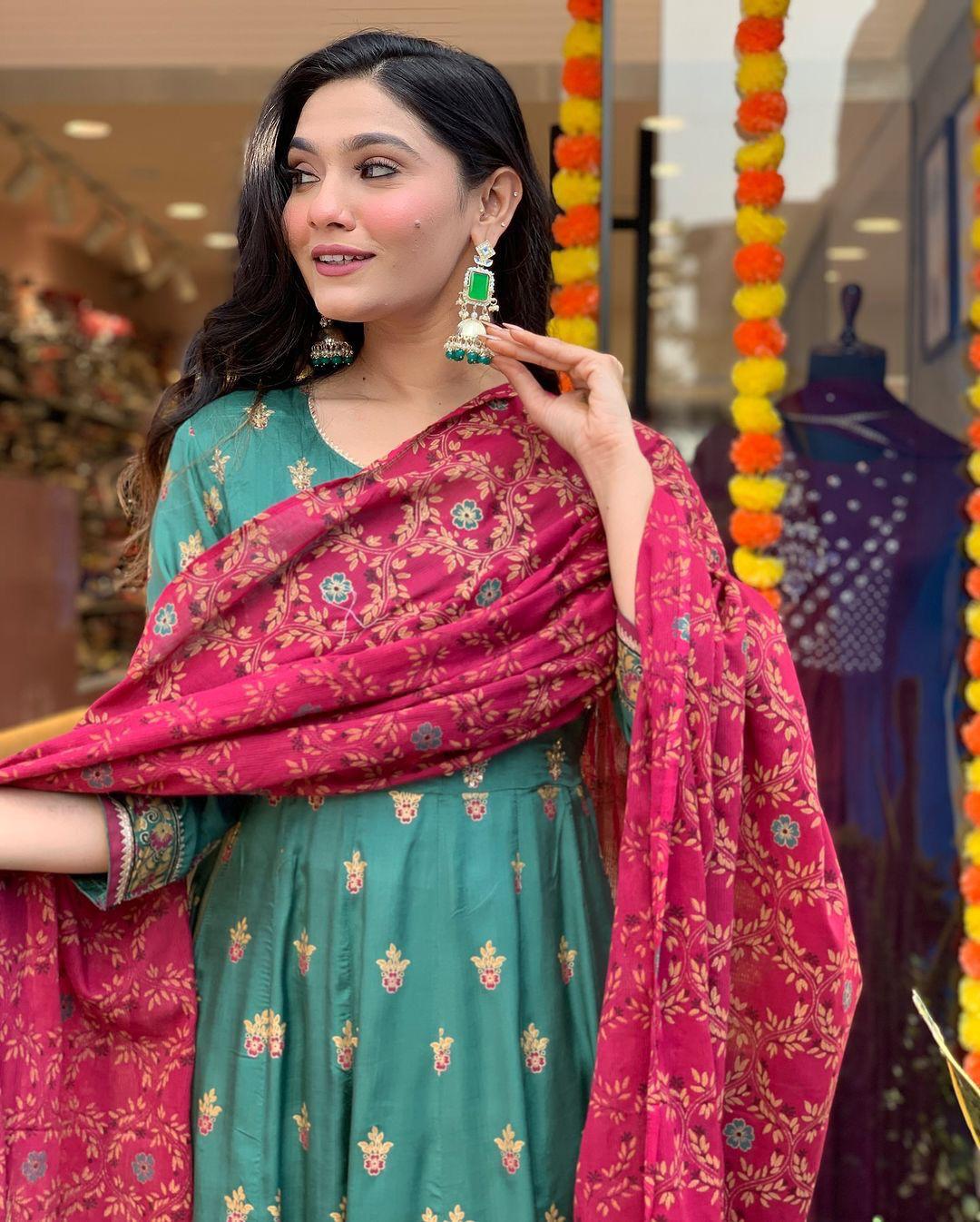 Wedding wear anarkali Full Flair gown set Readymade