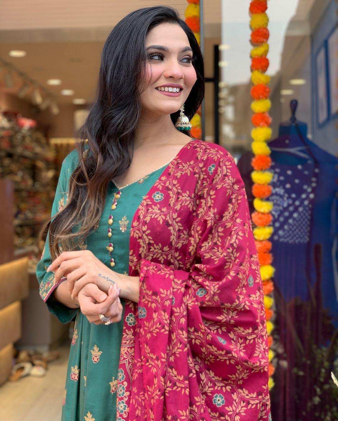 Wedding wear anarkali Full Flair gown set Readymade