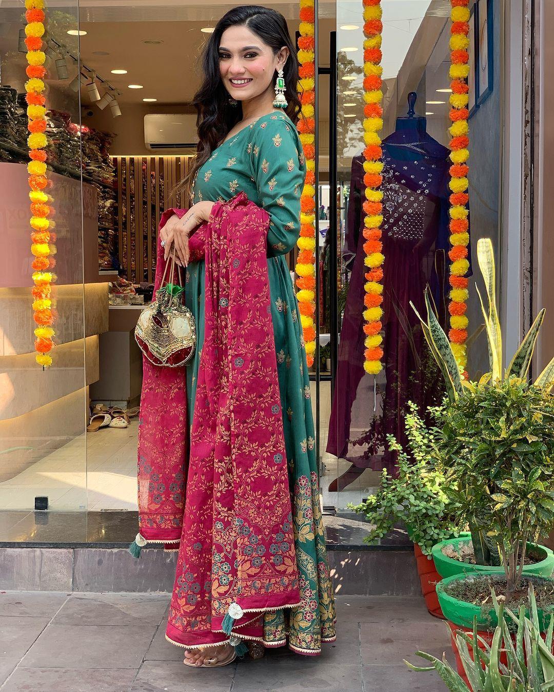 Wedding wear anarkali Full Flair gown set Readymade