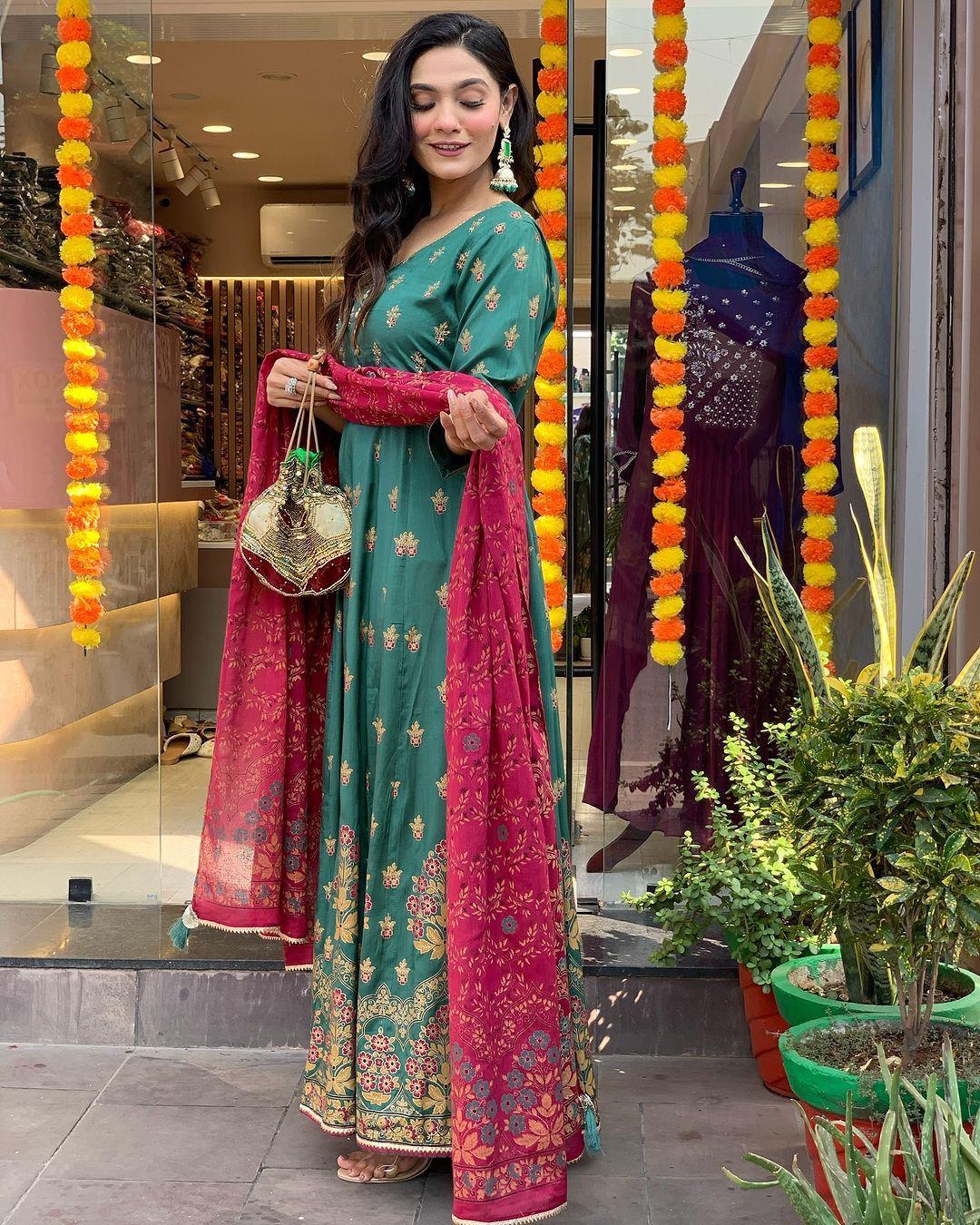 Wedding wear anarkali Full Flair gown set Readymade
