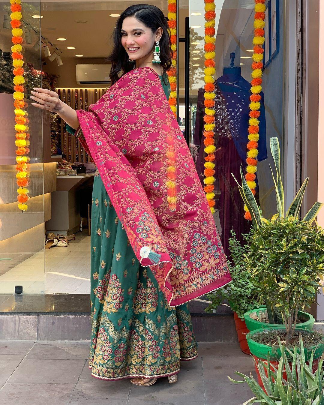 Wedding wear anarkali Full Flair gown set Readymade