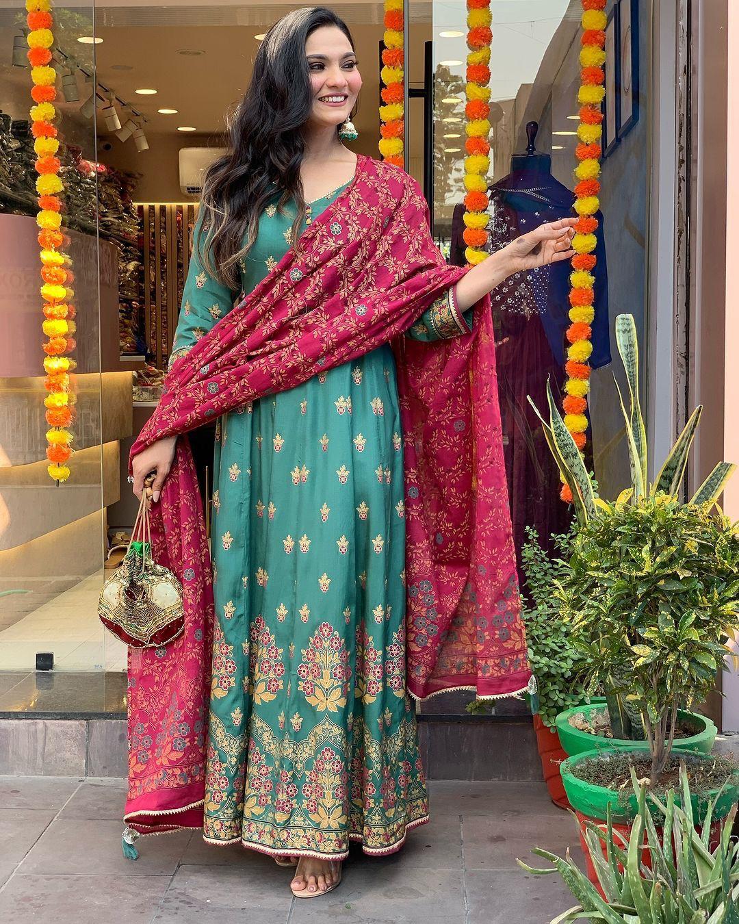 Wedding wear anarkali Full Flair gown set Readymade