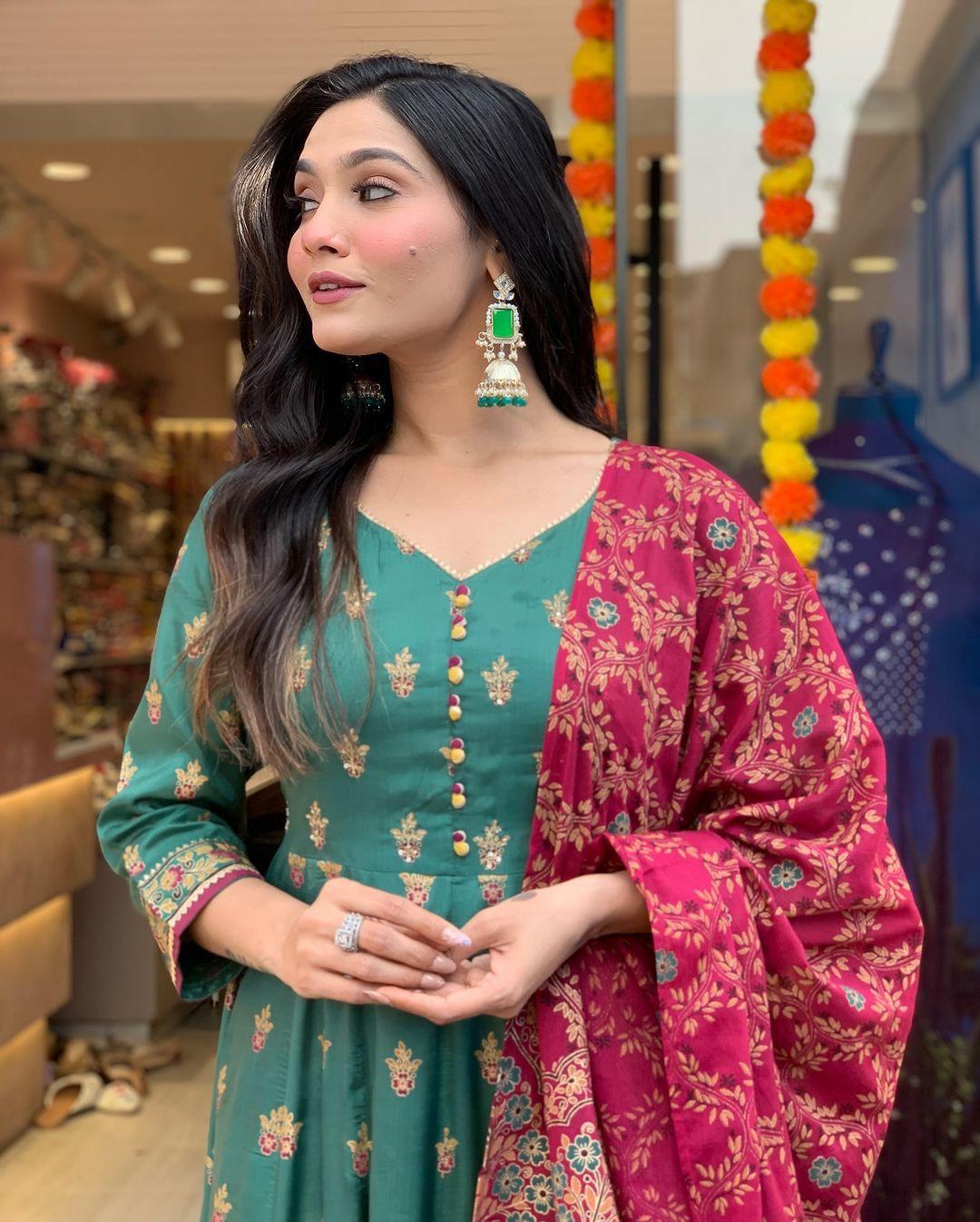 Wedding wear anarkali Full Flair gown set Readymade