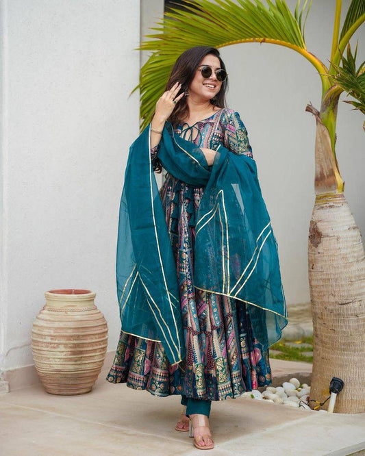 Premium anarkali Full Flaired salwar kameez for wedding