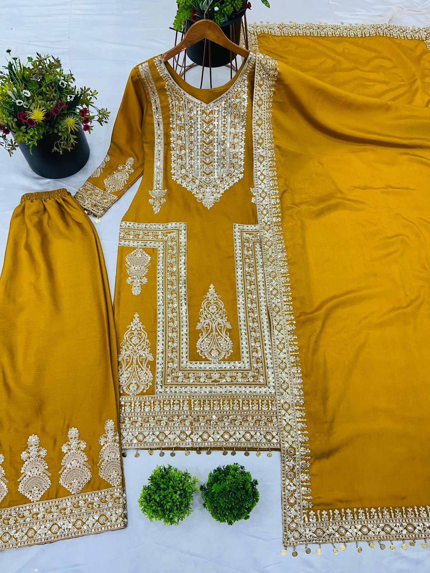 Readymade Pakistani salwar kameez suit for EID