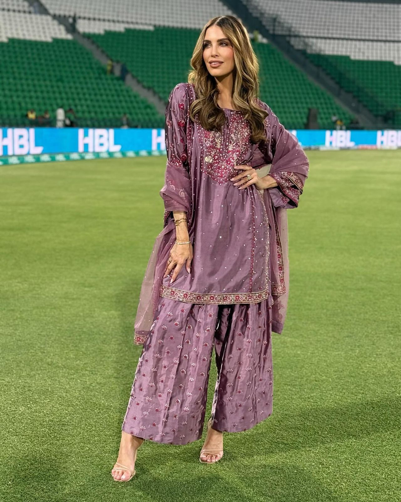 Readymade Pakistani salwar Kameez dress